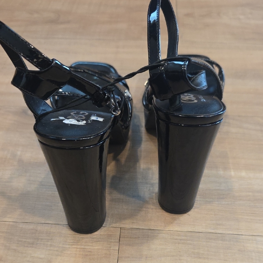 D&G Glossy Black Strappy Heels - Picture 2 of 3